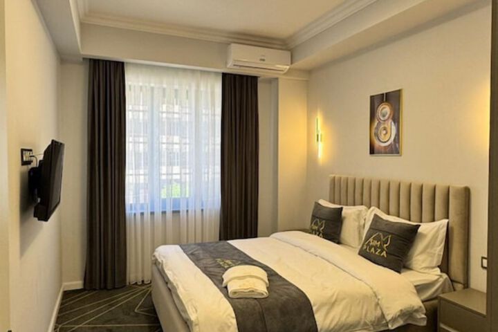 Room 3 of 7