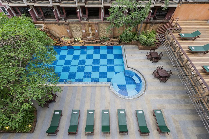 Pool 82 of 111