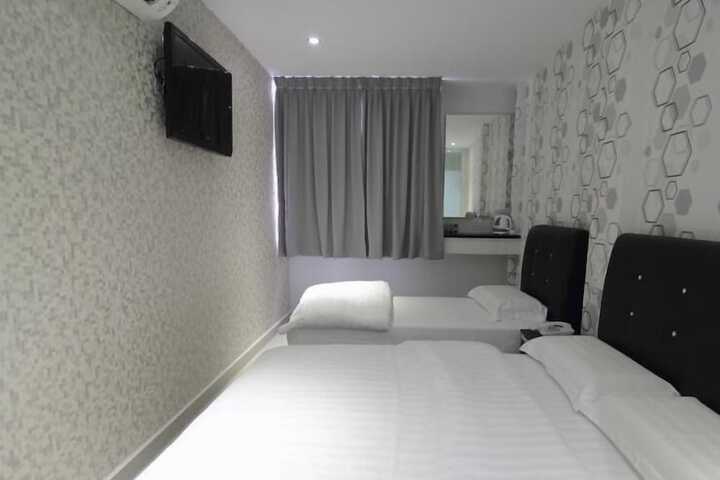 Room 18 of 30