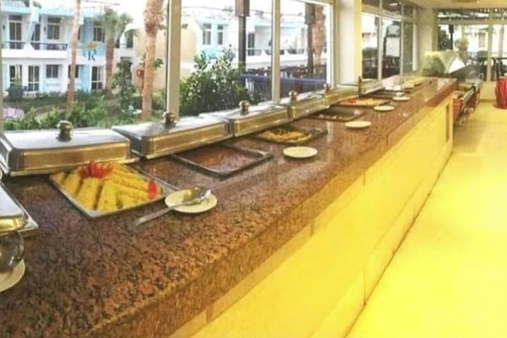 Dining 14 of 17