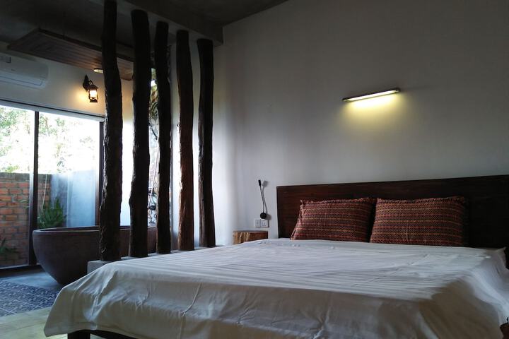 Room 15 of 52