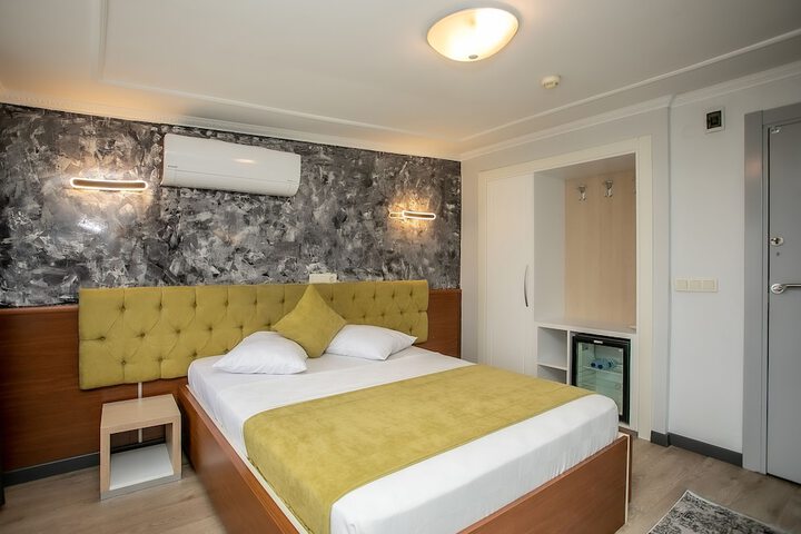 Room 37 of 84