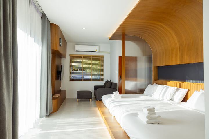Room 14 of 103