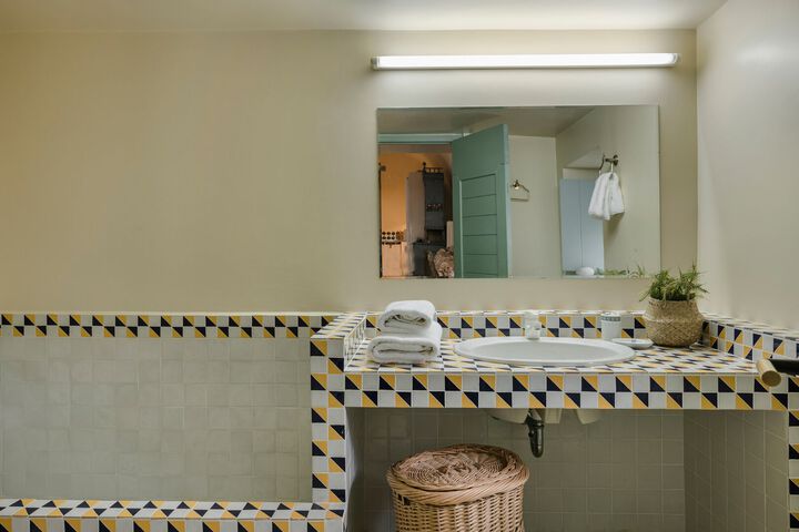 Room 4 of 31