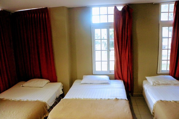 Room 12 of 30