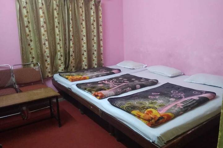 Room 13 of 28