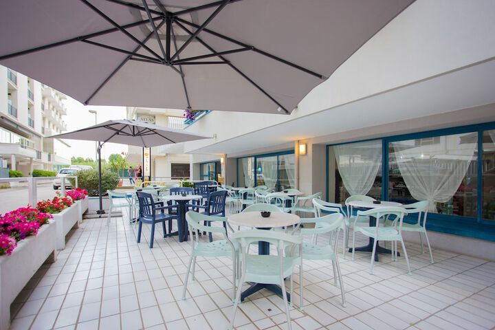 Terrace/Patio 30 of 33