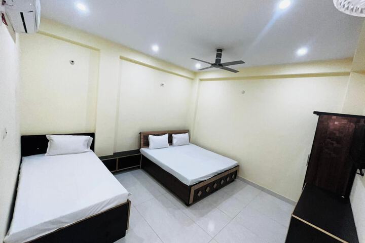 Room 17 of 24