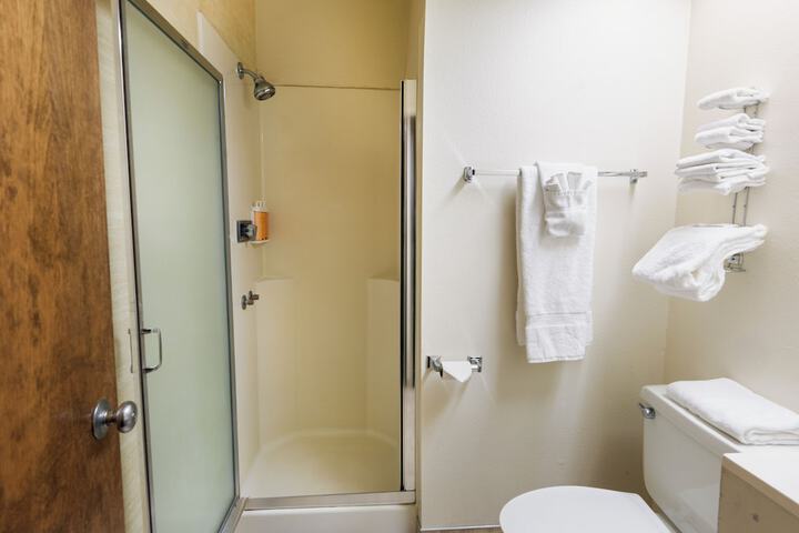 Room 6 of 15