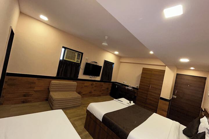 Room 18 of 53