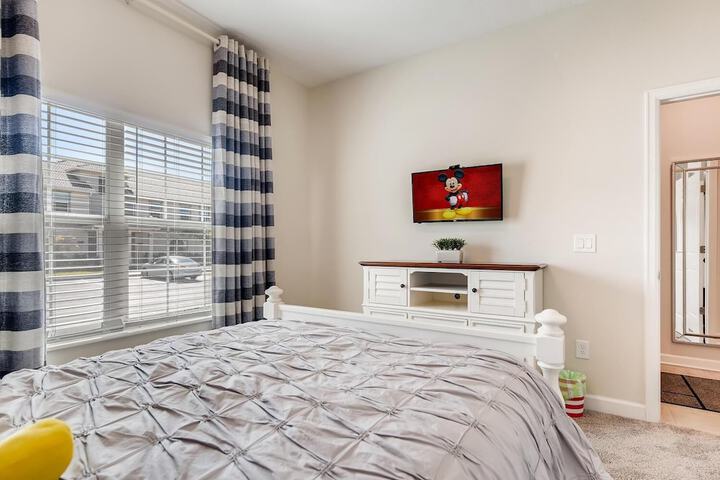 Room 9 of 47
