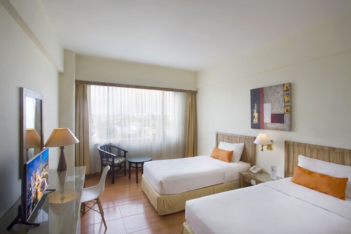 Room 6 of 48