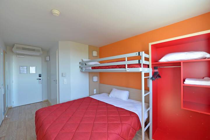 Room 22 of 73