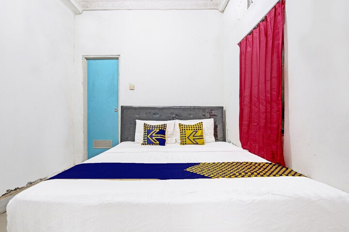 Room 11 of 27