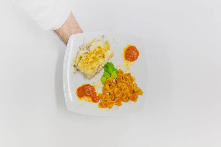 Dining 27 of 36