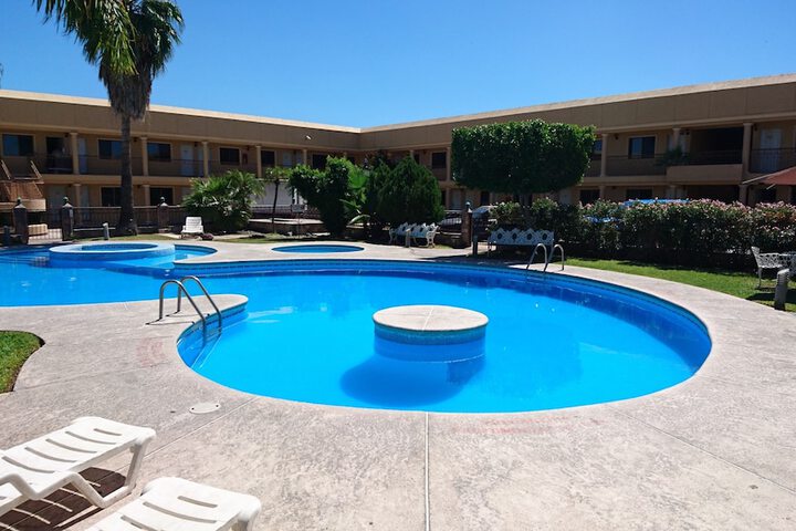 Pool Hotel