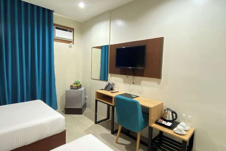 Room 10 of 19