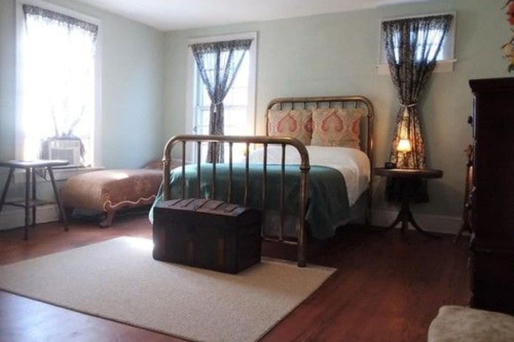 Room 13 of 50