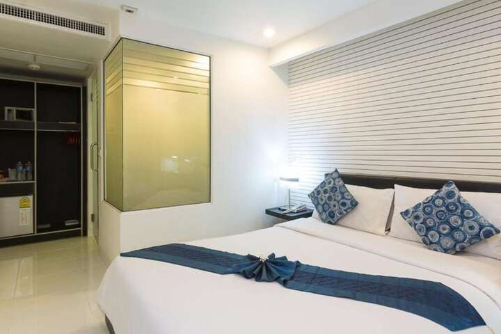 Room 10 of 64