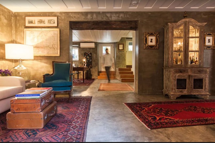 Entrance & Lobby