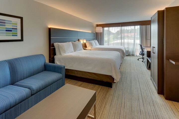1 King Bed Suite (9 of 12)