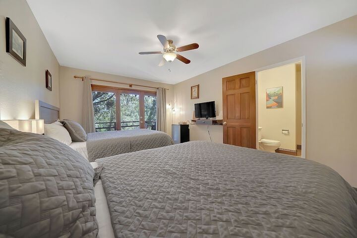 2 Double Beds Forest View (3 of 5)
