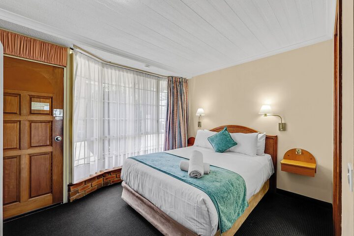 Room 4 of 70