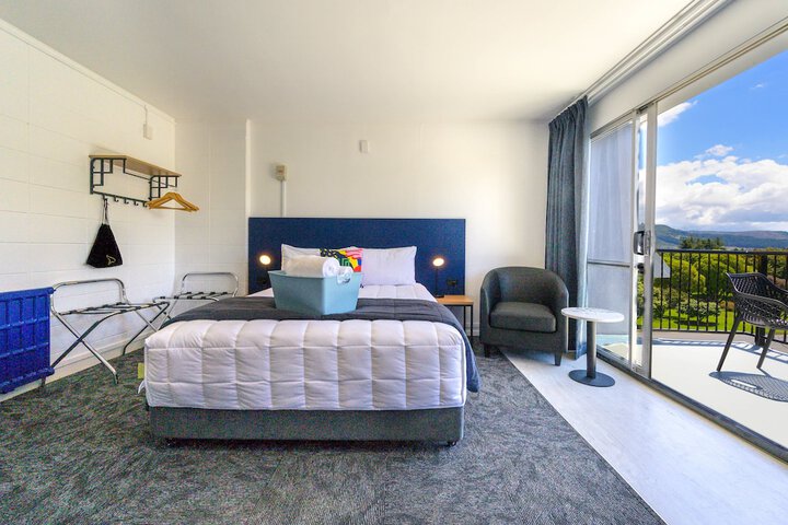 Room 10 of 165