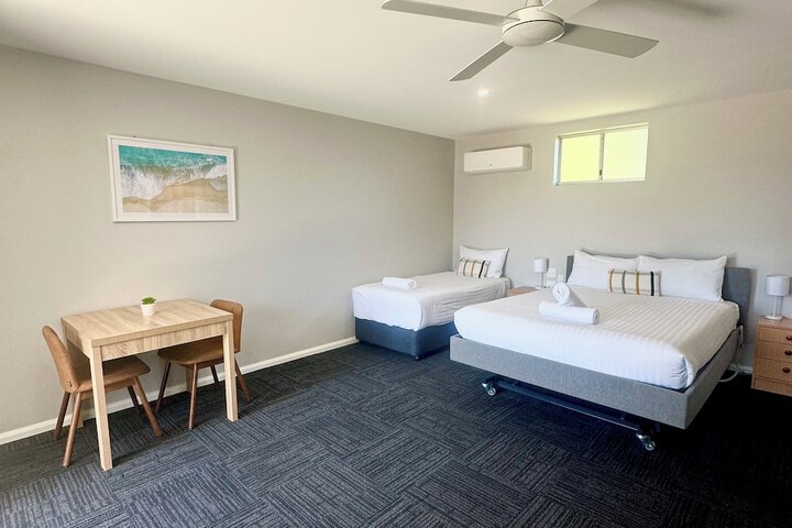 Room 12 of 37