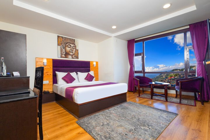 Room 28 of 51