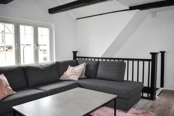 Room 2 of 12