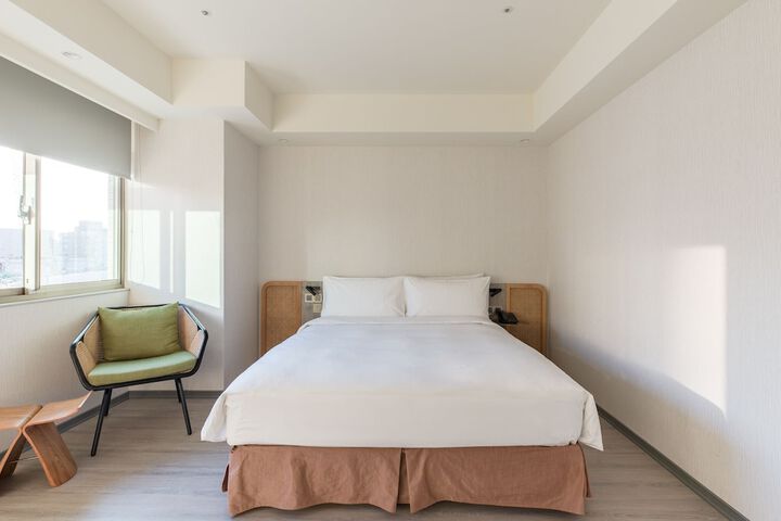 Room 27 of 50