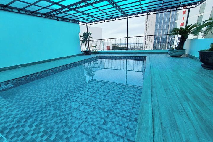 Pool 20 of 35