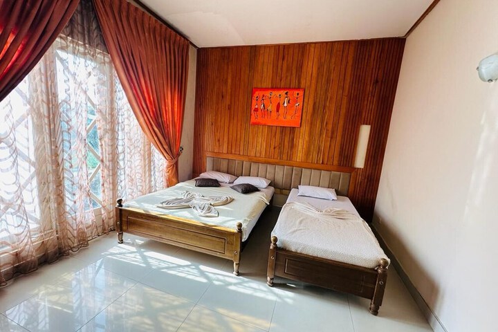 Room 8 of 28