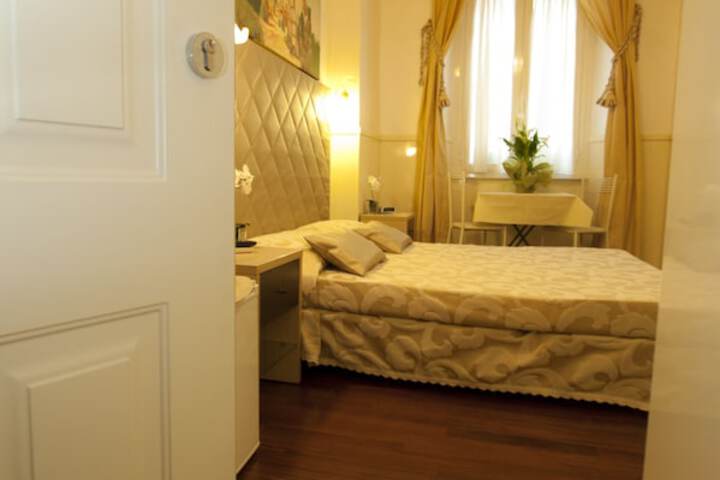 Room 2 of 26