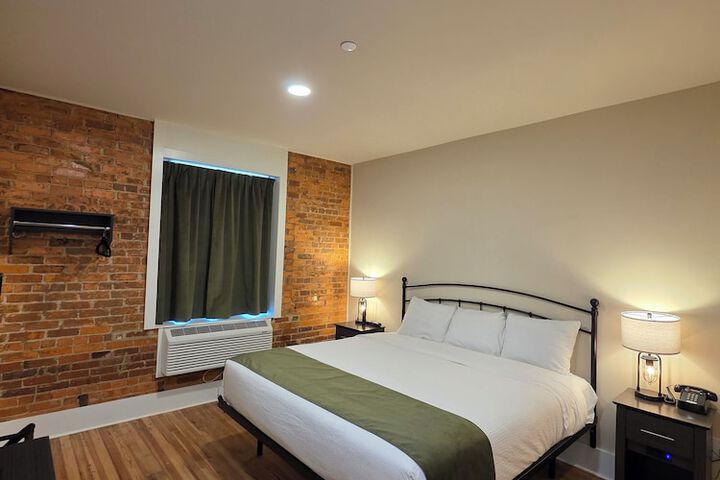 Room 13 of 26