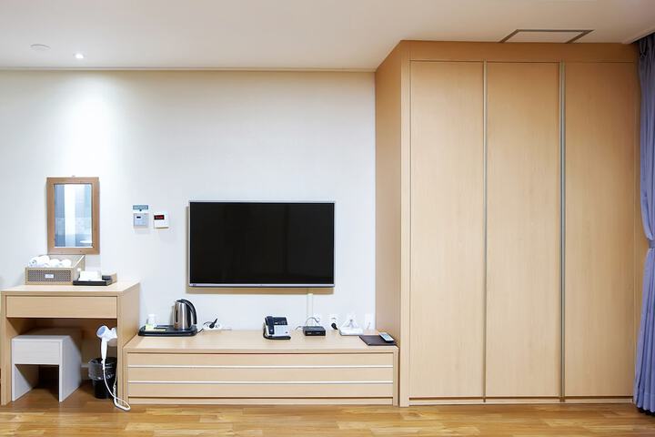 Room 19 of 62