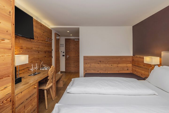 Room 92 of 192