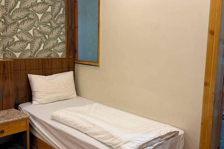 Room 50 of 144