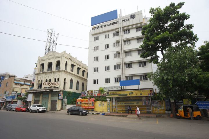 FABHOTEL PRIYADARSHINI PARK