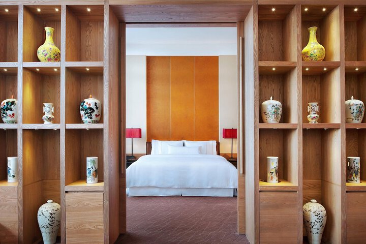 Room 3 of 65