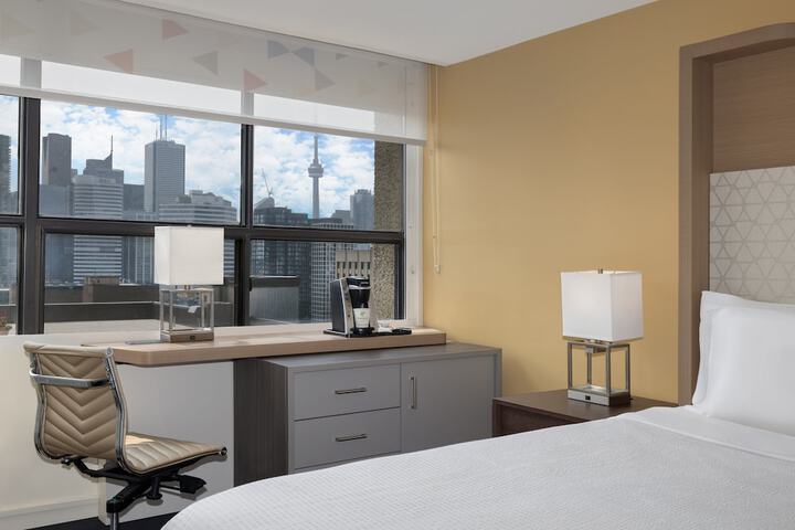 1 Queen Bed (5 of 12)