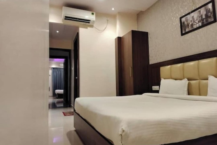 Room 6 of 26