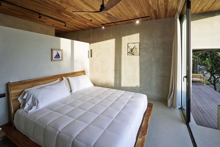 Room 38 of 294