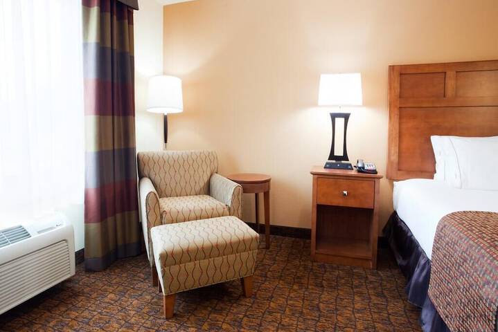 Room 13 of 30