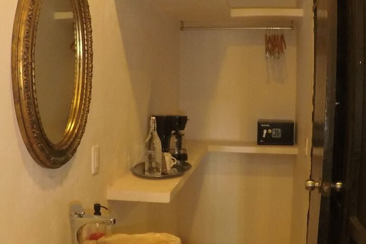 Room 107 of 172