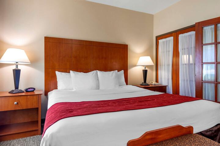 1 King Bed Suite (44 of 44)