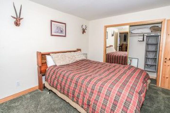 Room 9 of 37
