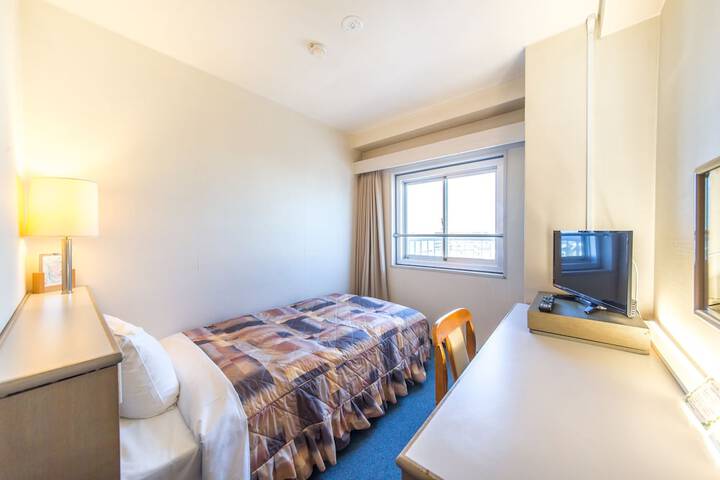Room 2 of 15