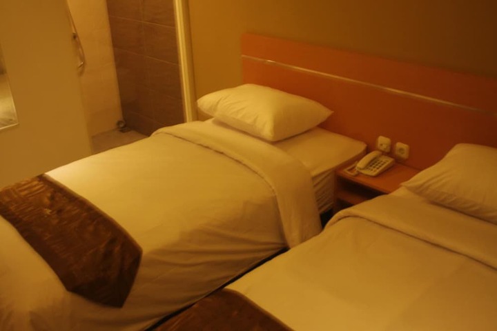 Room 18 of 38